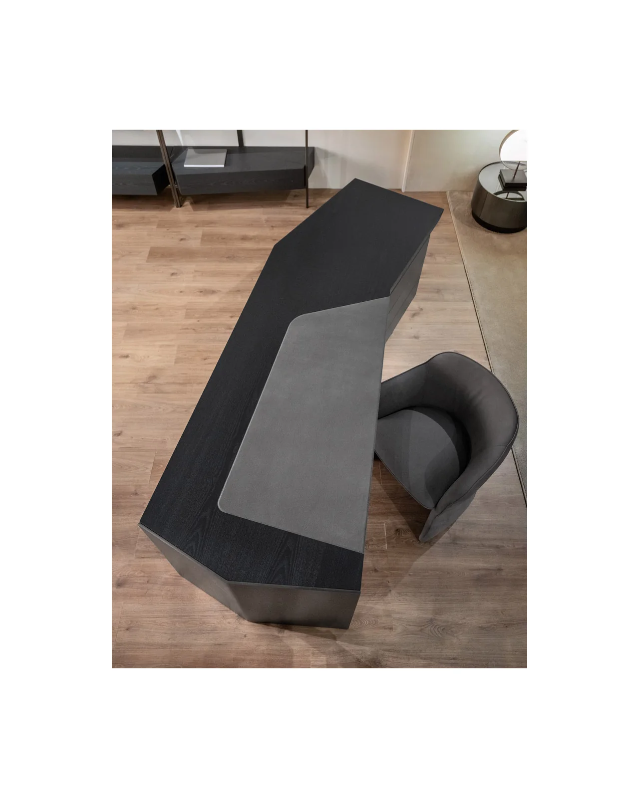 Macao desk by Cantori, in an interior setting, photo 7 of 13