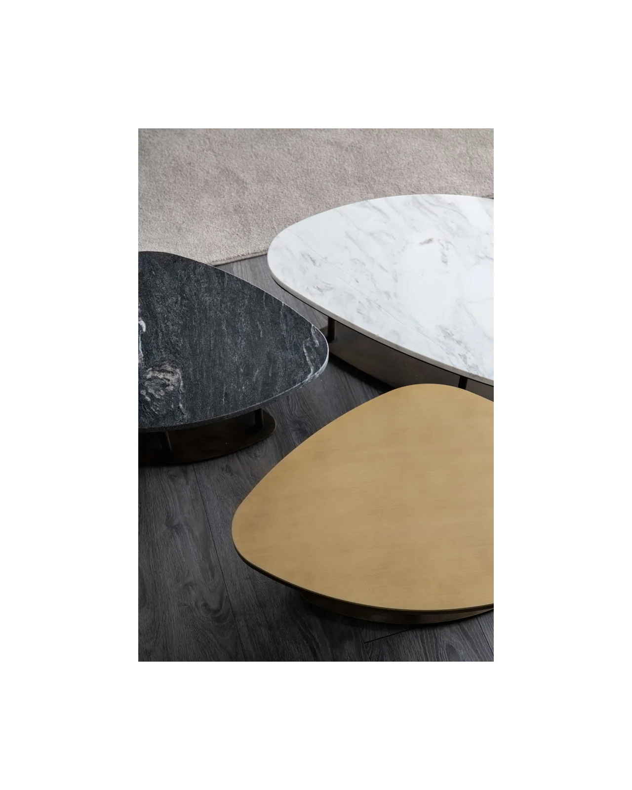 Ninfea coffee tables by Cantori, in an interior setting, photo 3 of 11