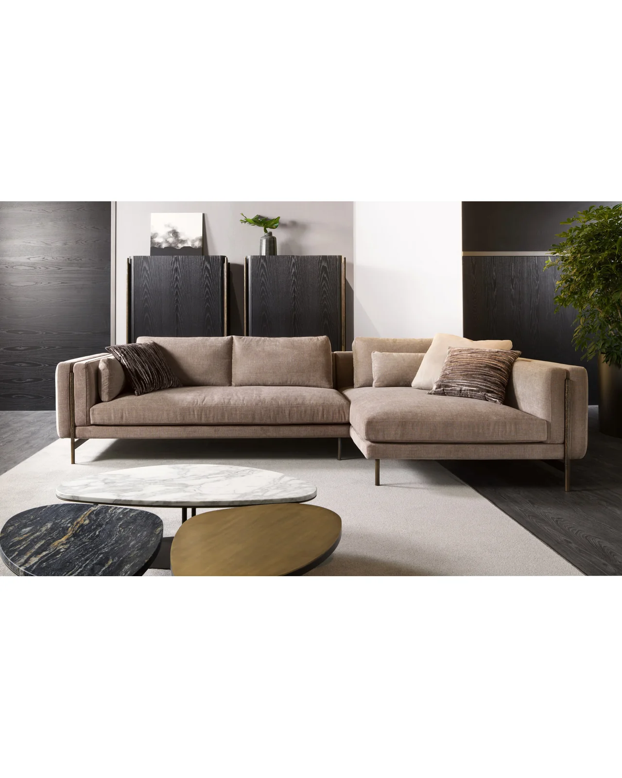 Shanghai Angular sofa by Cantori, in an interior setting, photo 4 of 6