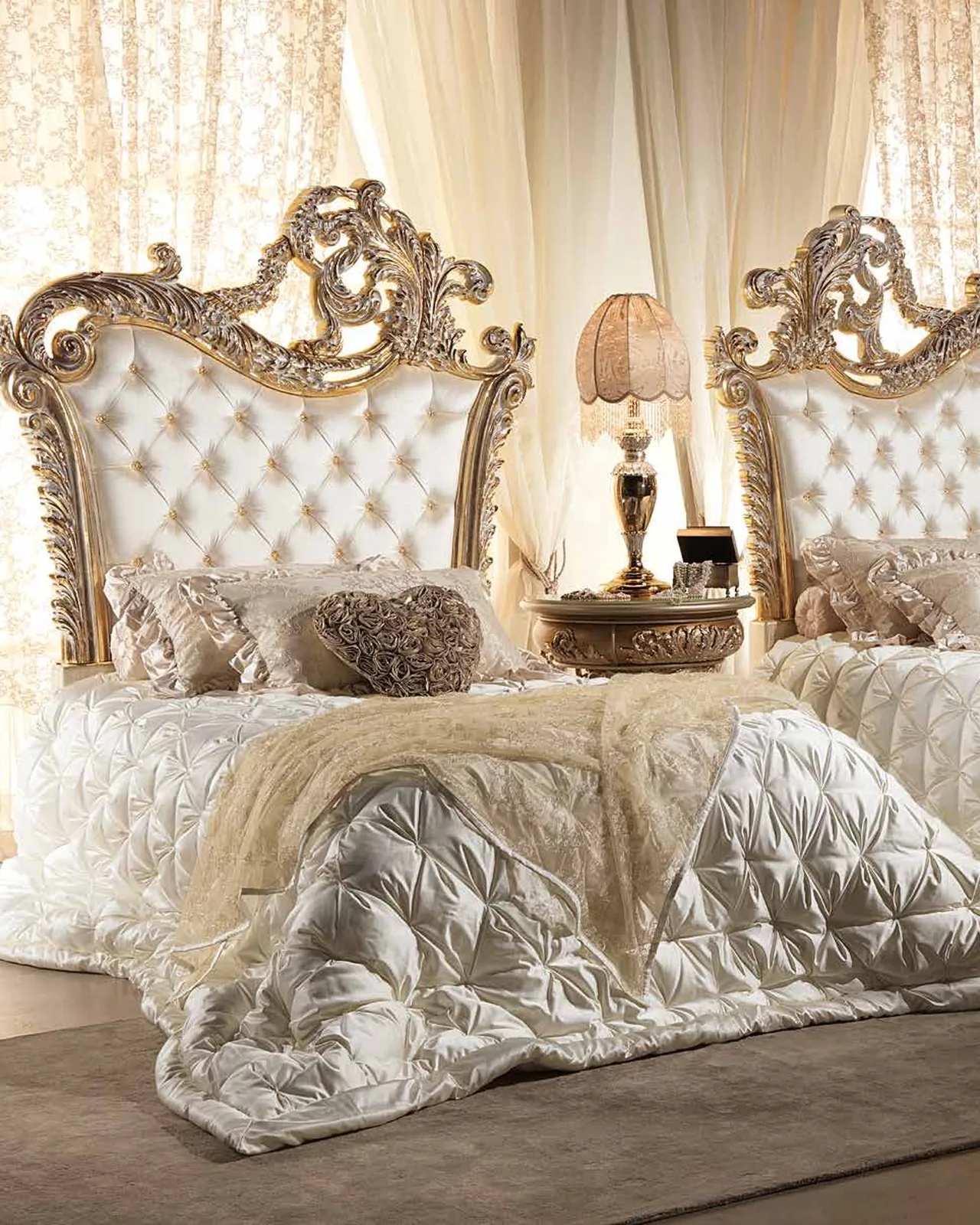 Aida Bedside Table N25002, Cappelletti Aida collection, classic Italian bedside table in a classic bedroom setting, photo 2 of 2