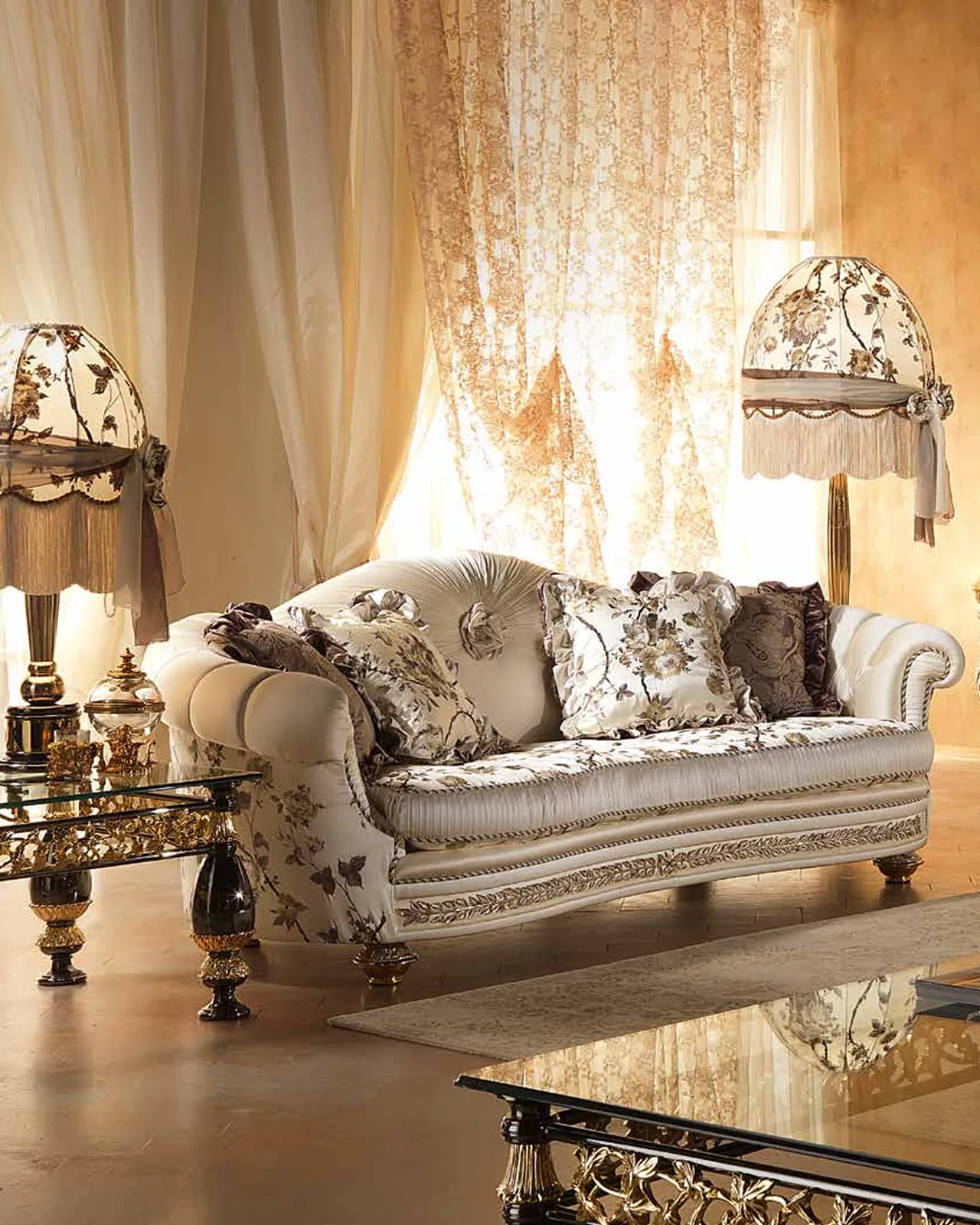 Aida Side Table AD075, Cappelletti Aida collection, classic Italian side table in a classic living room setting, photo 4 of 6