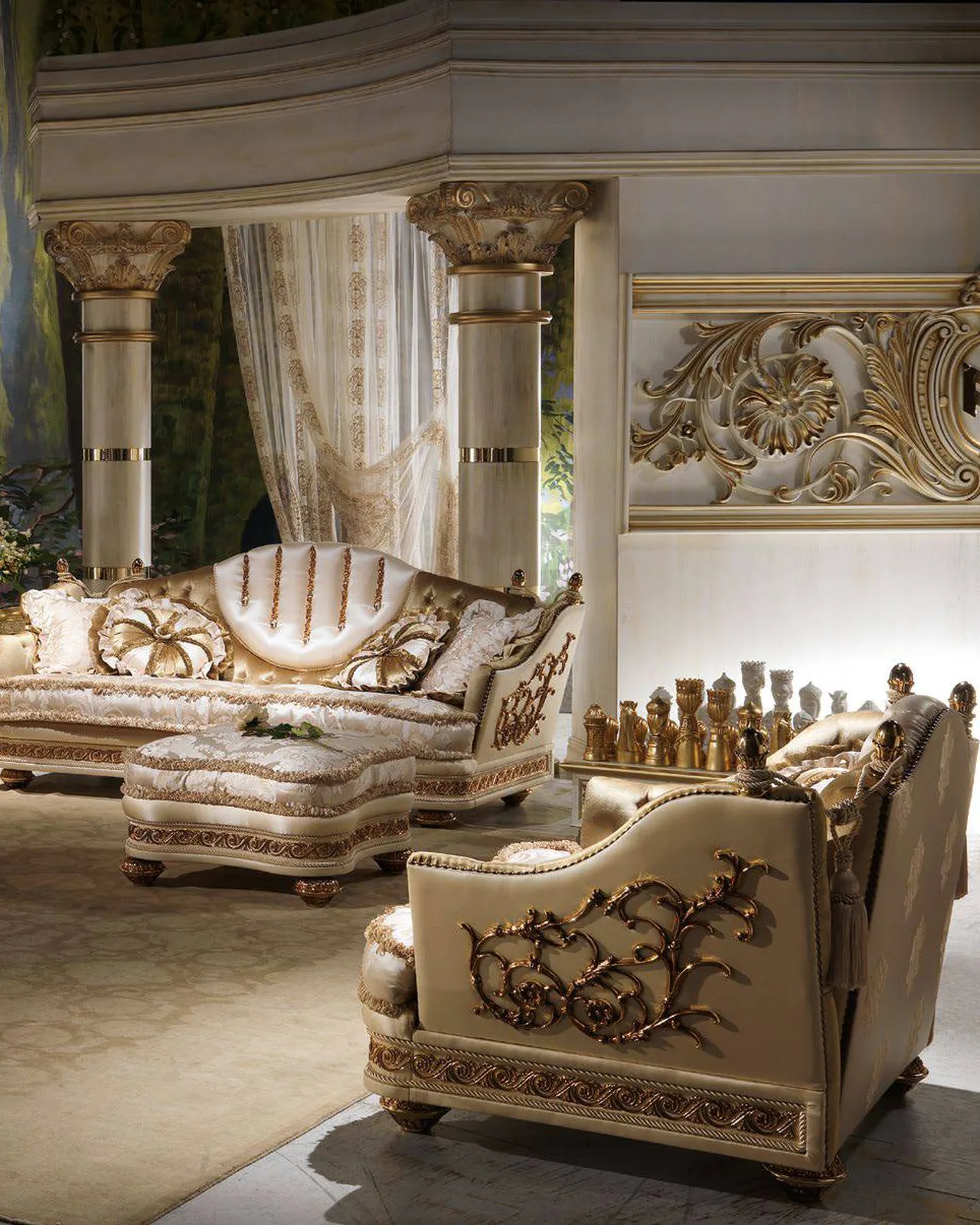 Royal Side Table RY075, Cappelletti Royal collection, classic Italian side table in a classic living room setting, photo 5 of 6