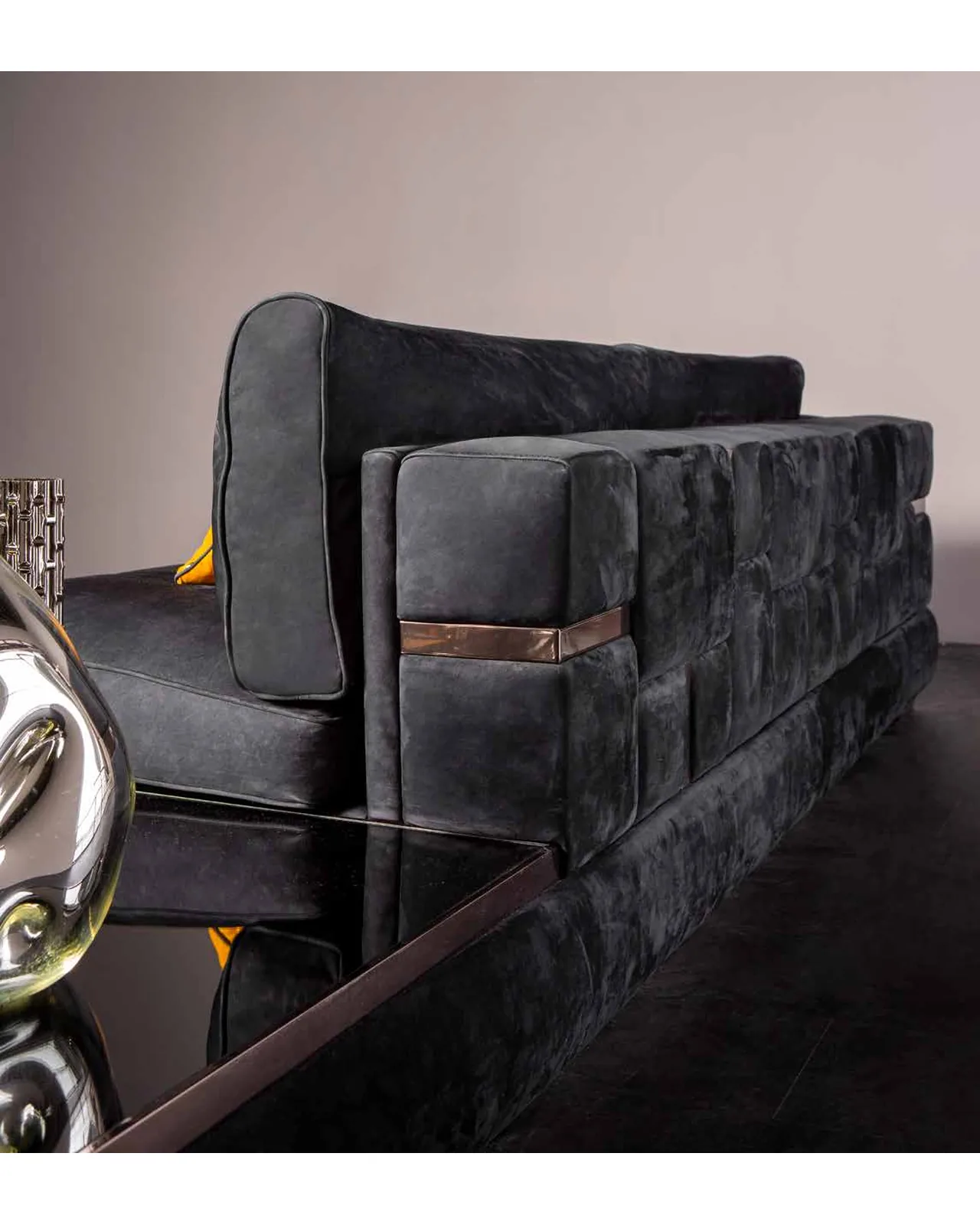Cromo Sofa by Epoque, Exence collection, close-up of the sofa upholstery and finish, photo 5 of 7