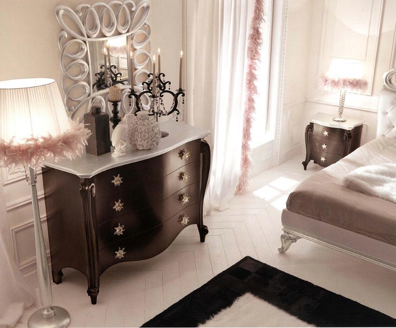 Mobili classici di lusso per camera da letto Charlotte Silver 4