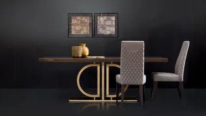 VIVIEN CHAIR